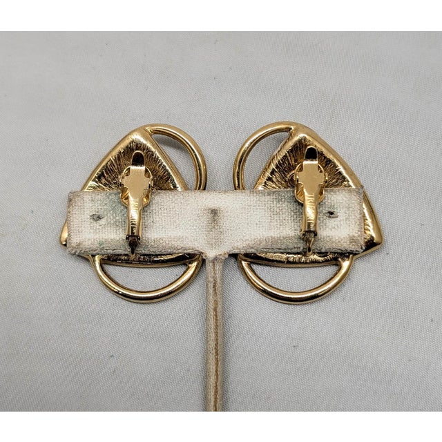 Vintage Kunio Matsumoto for Trifari Modernist Off White Enamel Clip Earrings-2 Pieces For Sale In Philadelphia - Image 6 of 7