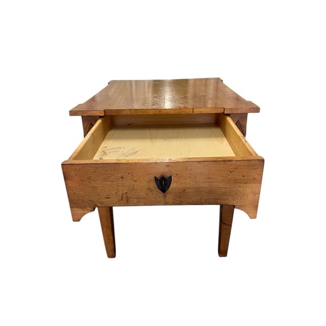 American Antique American Federal-Era Tavern Table With Drawer, C. 1820–1850 For Sale - Image 3 of 12