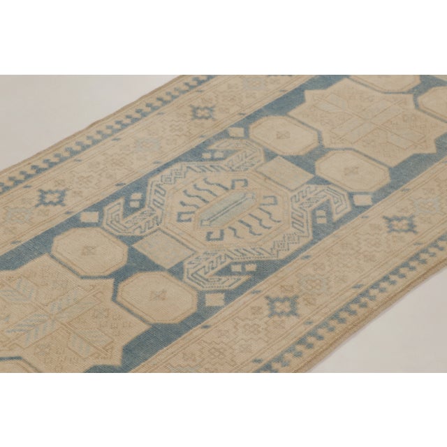 1960s Vintage Turkish Runner With Geometric Medallions in Beige & Blue - Rug & Kilim For Sale - Image 5 of 10