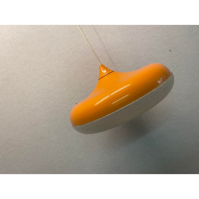 1960s Orange Siform UFO Pendant from Siemens, 1960s For Sale - Image 5 of 18