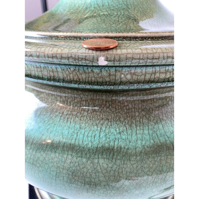 1950's Stiffel by Edwin Cole Chinoiserie Ceramic & Brass Dragon Foo Dog Table Lamp For Sale - Image 10 of 13