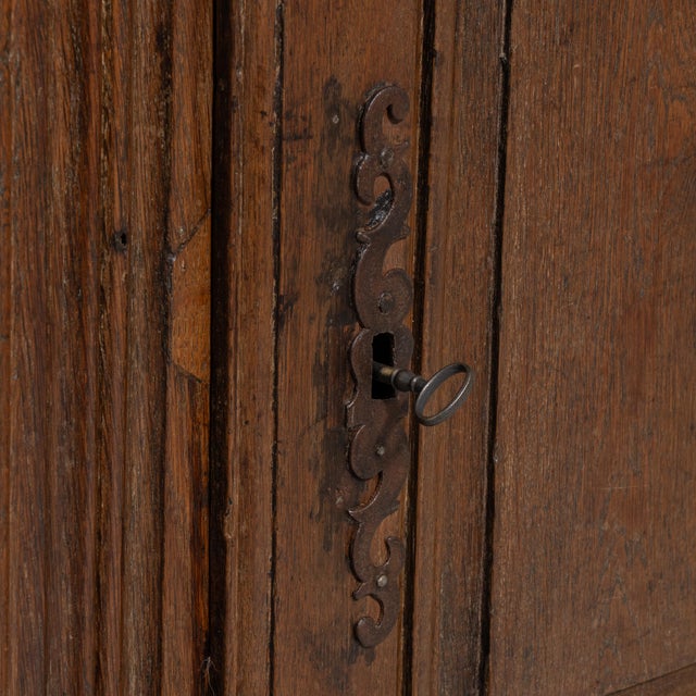 Early 19th Century Louis XV Oak Buffet in Original Patina For Sale In Greensboro - Image 6 of 17