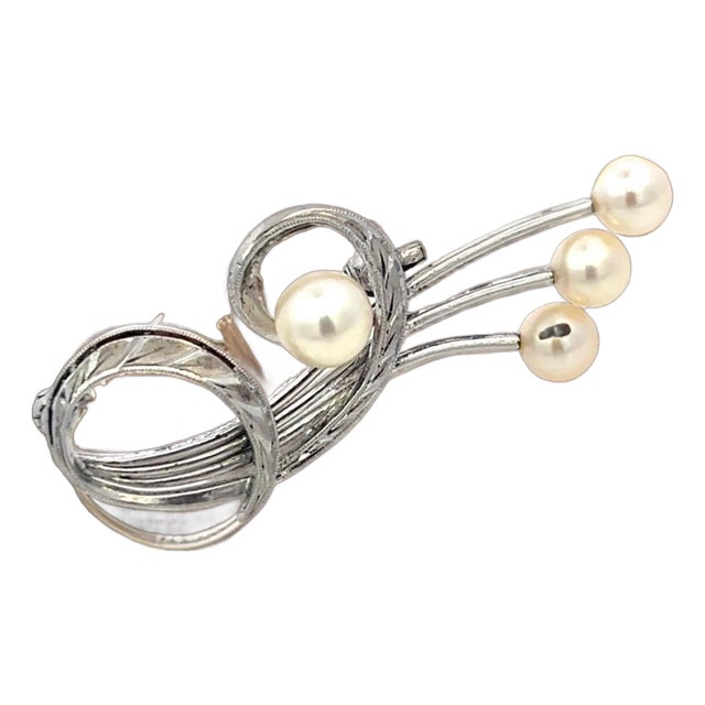 Late 20th Century Mikimoto Estate Akoya Pearl Brooch Pin Sterling Silver 6.37 MM For Sale