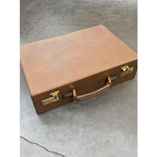 Vintage Leather Briefcase from Delvaux For Sale - Image 4 of 8