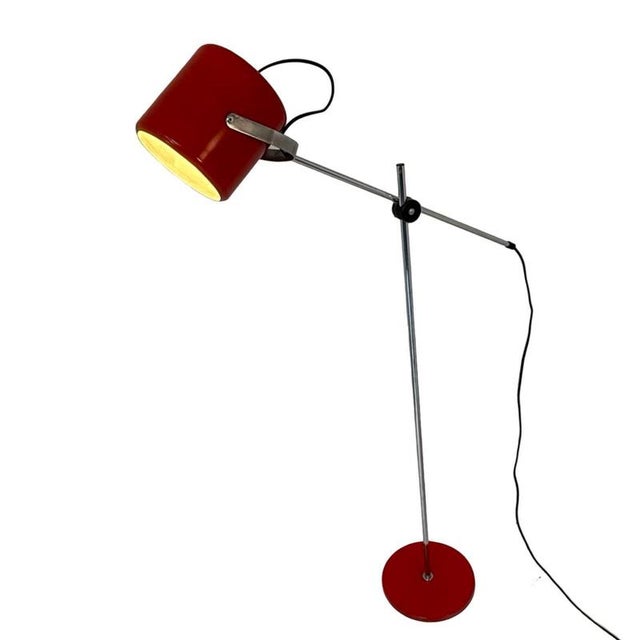Vintage Dutch made floor lamp. Designed by Hoogervorst and made by Anvia. A design classic wich is highly sought after....