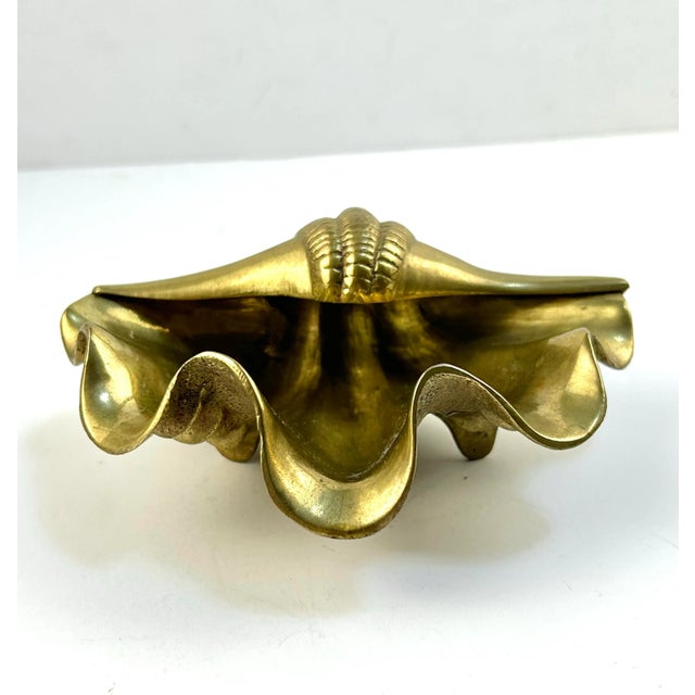 Vintage Brass Clamshell Dish – Hollywood Regency Seashell Catchall Bowl For Sale In Louisville - Image 6 of 11
