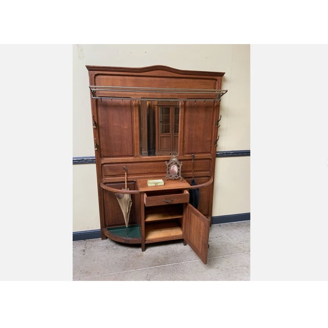 Age: circa 1910 Wood type: solid oak Condition: very good, meticulously maintained, and ready-to-use original condition...