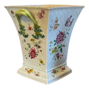 Antique 18th Century Chinese Export Porcelain Bulb Pot or Cachepot Vase in Famille Rose Glaze Circa 1790