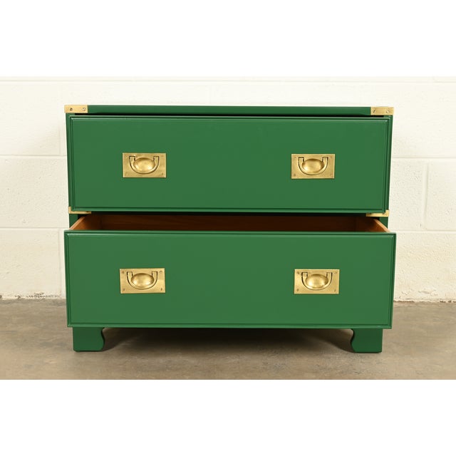 1970s Drexel Heritage Mid-Century Hollywood Regency Campaign Green Lacquered Nightstand | Circa 1970s For Sale - Image 5 of 12