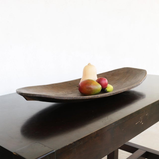 Tribal 1960s Tribal Feast Offering Tray, Large Hand Hewn Brown Wood Bowl by the Indigenous Mentawei, Indonesia For Sale - Image 3 of 18