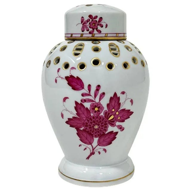 Ceramic Chinese Bouquet Potpourri Lidded Vase in Porcelain, 1920 For Sale - Image 7 of 7