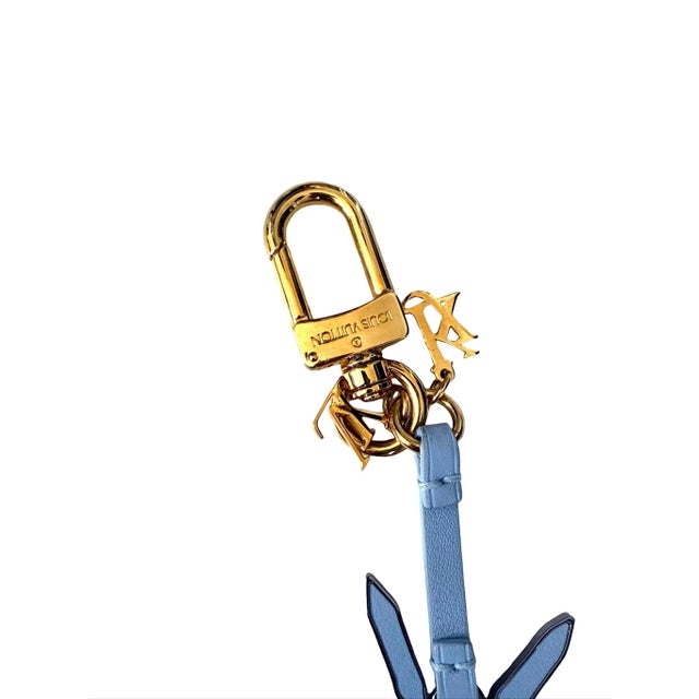 Contemporary Louis Vuitton X Jeff Koons Rabbit Bag Charm in Blue For Sale - Image 3 of 3