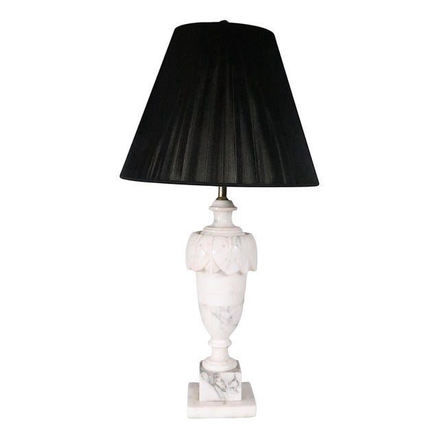 Mid 20th Century Hollywood Regency Carved Alabaster Table Lamp Made in Italy For Sale