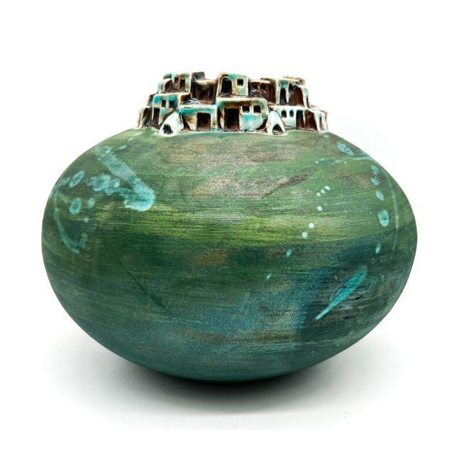 Barbara Willis Studio Raku Pottery Vessel by Jeremy Diller – Pueblo Village Motif / Southwestern / Organic Modern For Sale - Image 4 of 15