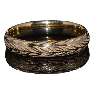 Gorgeous 14k Solid Gold Engraved Leaves Stacking Bangle Bracelet For Sale