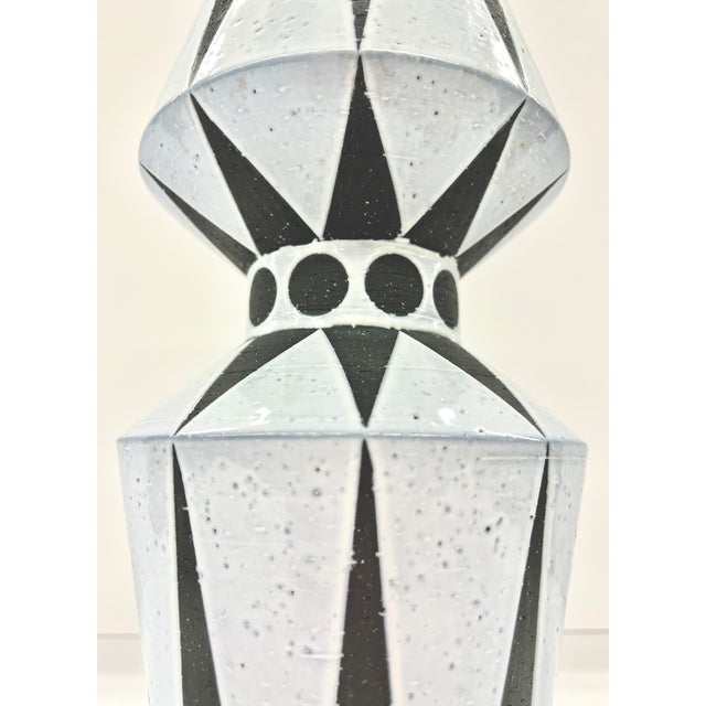 Ceramic Jonathan Adler Palm Springs Diamonds Black Stoneware Vase With a Satin-Matte Ivory Glaze For Sale - Image 7 of 8