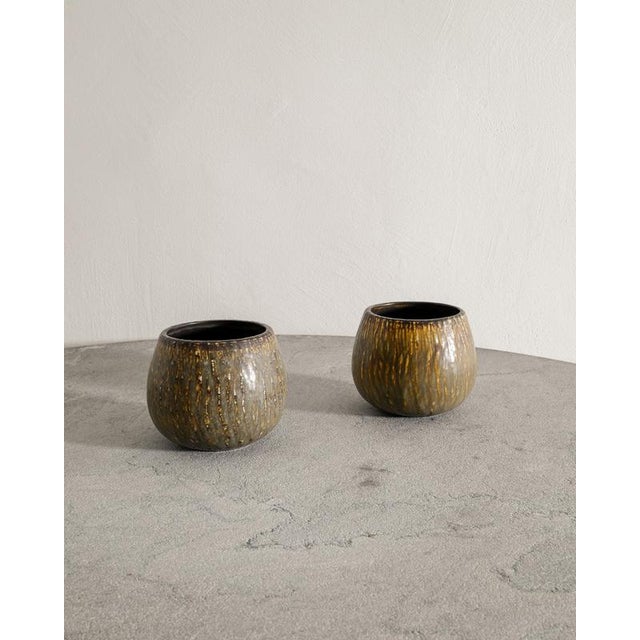 Mid-Century Swedish Stoneware Rubus Bowls by Gunnar Nylund for Rörstrand, 1950s, Set of 2 For Sale - Image 6 of 6