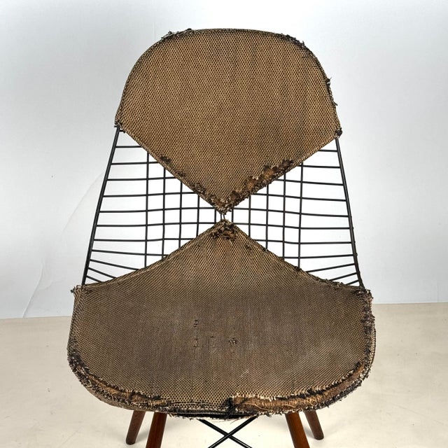 Brown 1950s Early Eames Swiveling Dowel Legged Wire Chair, Dkw-1 For Sale - Image 8 of 8