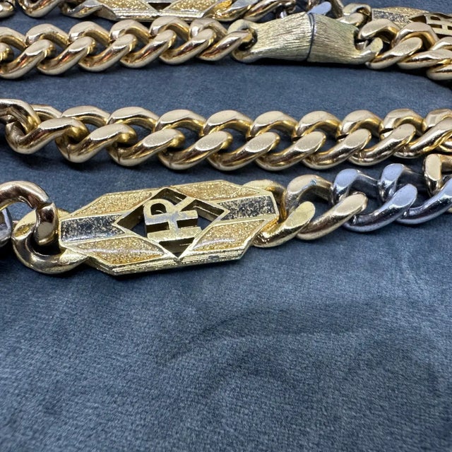 Gold 1960s Costume Jewelry Long Chain by Helen Rubinstein For Sale - Image 8 of 12