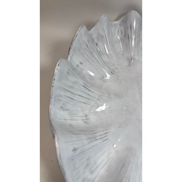 Vietri Incanto Mare White Shell Centerpiece Bowl 18” For Sale In Los Angeles - Image 6 of 12