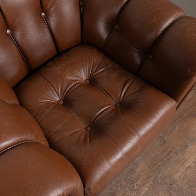 Pair of 20th Century English Brown Leather Club Chairs For Sale - Image 9 of 16