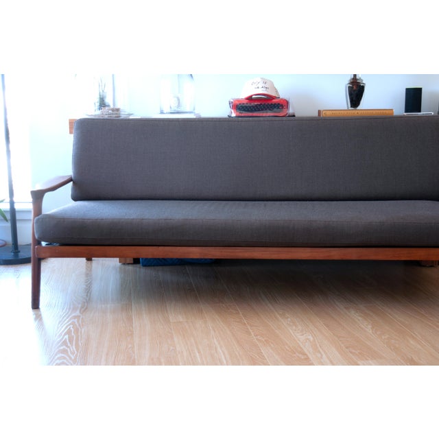 Contemporary Grey Wool Parker Sofa | Modern Upholstered Luxury Three-Seat Seating For Sale In Los Angeles - Image 6 of 12
