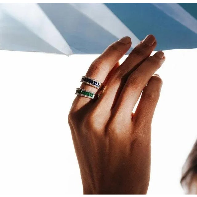 Contemporary Blue Sapphire and Diamond Wedding Band in 18k Gold Size 7 ( All Sizes Available ) For Sale - Image 3 of 9