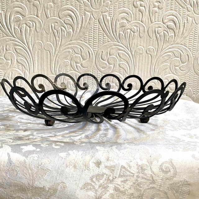 1960s Vintage Mid Century Atomic Swirl Metal Footed Fruit Bowl For Sale - Image 4 of 7