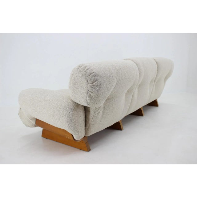 Italian Sofa in Boucle, 1970s For Sale - Image 6 of 10