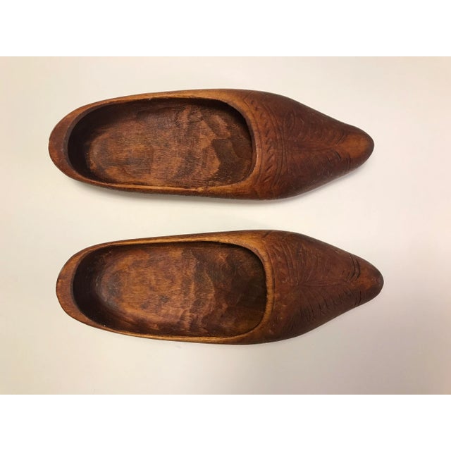 Arts & Crafts 1920s Antique Dutch Carved Wooden Clogs - a Pair For Sale - Image 3 of 7