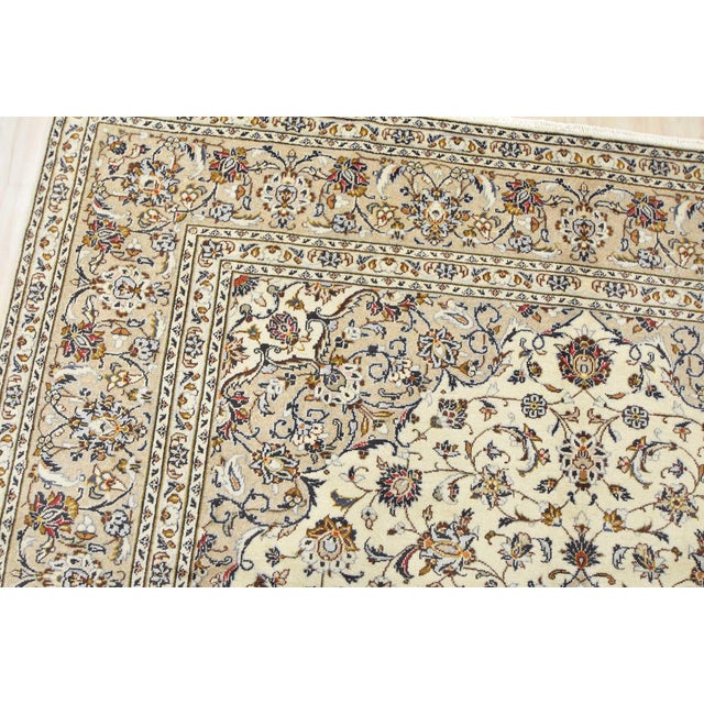 Ivory Vintage Kashan Ivory Wool Hand-Knotted Area Rug - 8′ X 11’1” For Sale - Image 8 of 15