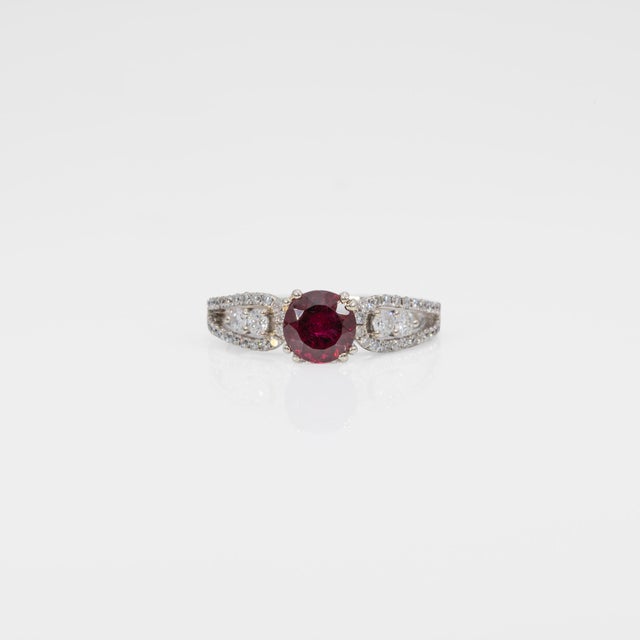 Contemporary 0.9cts Estate Rubellite Tourmaline Ring W Natural Diamonds: 14k Solid Gold | 6mm For Sale - Image 3 of 10