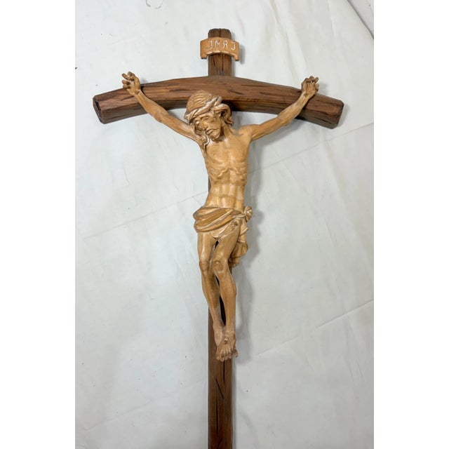 1970s Share Large Vintage Hand Carved Wood Religious Jesus Crucified Cross Sculpture God For Sale In New York - Image 6 of 16
