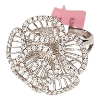 Late 20th Century Size 7 14K White Gold Estate White Diamond Filigree Flower Floral Ring For Sale