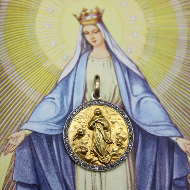 Gold 1910s Edwardian French 18k Gold and Platinum Mother of God Pendant For Sale - Image 8 of 9