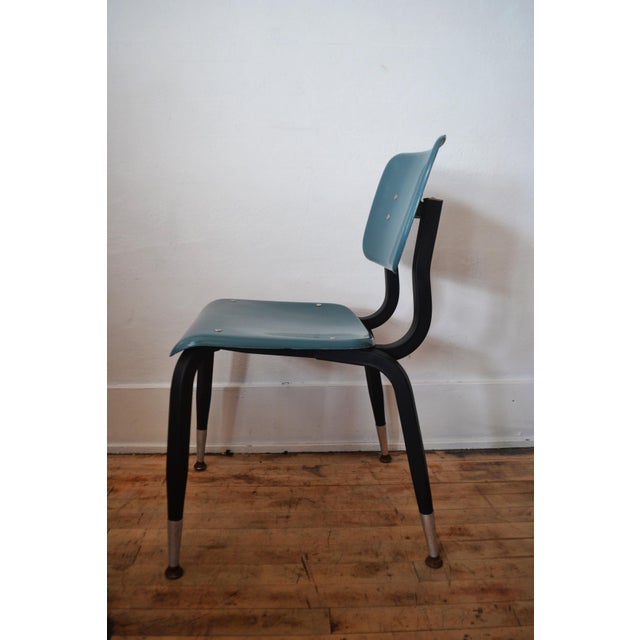 1970s Vintage Fiberglass Desk Chairs/ American Desk Manufacturing/ Industrial Seating - Set of 2 For Sale - Image 10 of 12