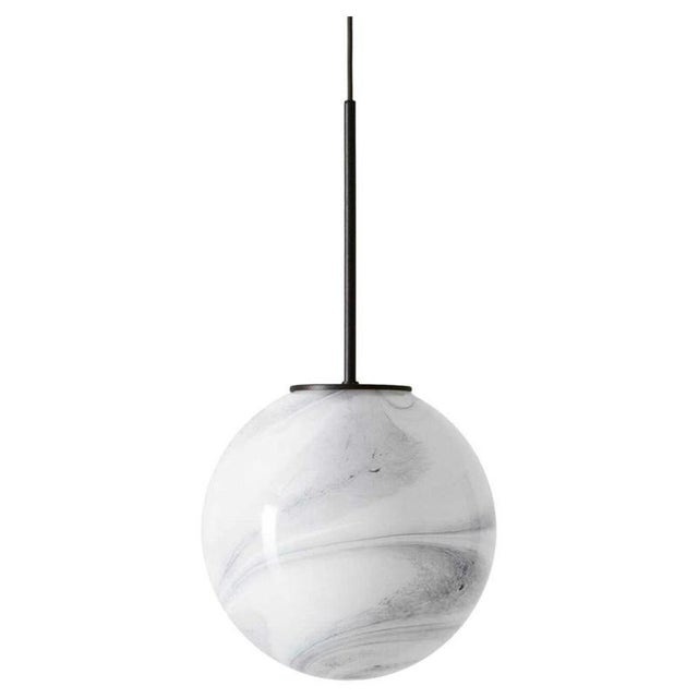 Cassina bollicosa small suspended lamp bollicosa small is the bollicosa lamp’s small version with a classic blown glass...