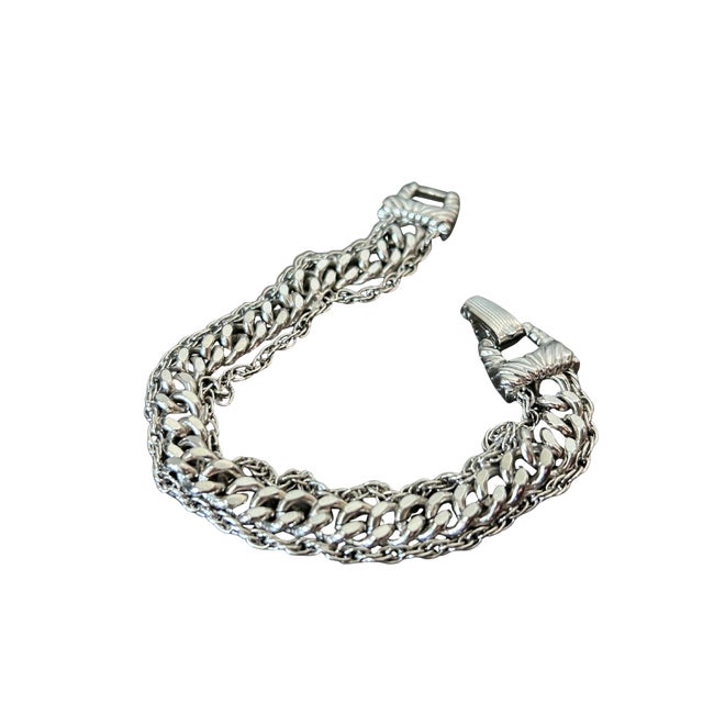 Vintage Goldette Nyc Silver-Tone Double Curb Link Bracelet With Figural Clasp | Victorian Revival Costume Jewelry | 1950s–1970s For Sale - Image 9 of 10