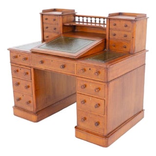 Antique Victorian Dicken's Desk in Oak, 1860 For Sale