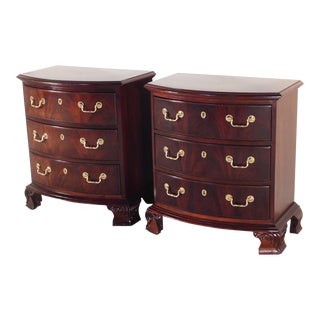 Pr Thomasville Flame Mahogany Bowfront Chippendale Nitestands Bedside Chests For Sale