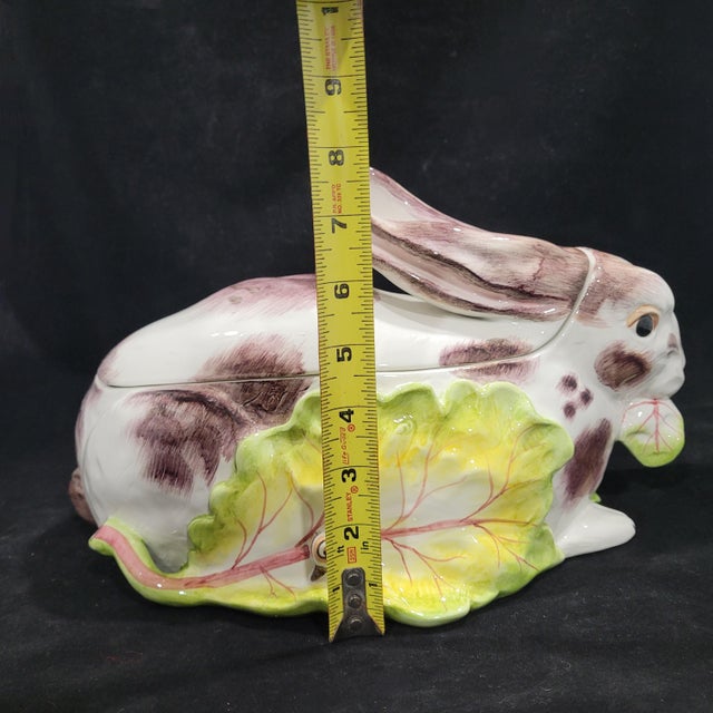 Chelsea Porcelain Vintage Hand-Painted Jay Willfred Diu Andrea by Sadek Bunny Rabbit Tureen For Sale - Image 4 of 12
