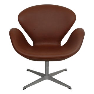 Swan Chair in Mokka Classic Leather by Arne Jacobsen, 2000s For Sale