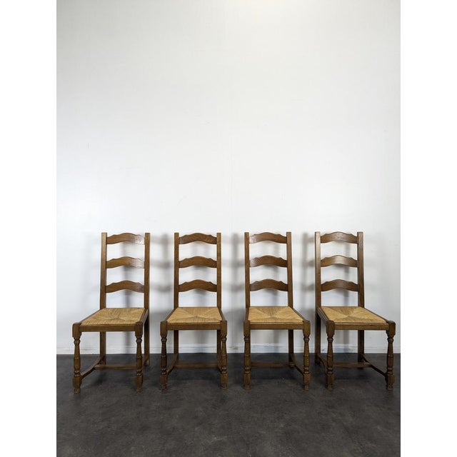 Chairs with Straw Seats, Set of 4, in Very Good conditions.