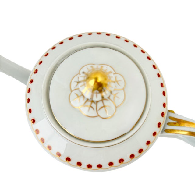 Exquisite and collectible 4-cup porcelain teapot by Mottahedeh in the discontinued "Charleston Feather" pattern. Adapted...