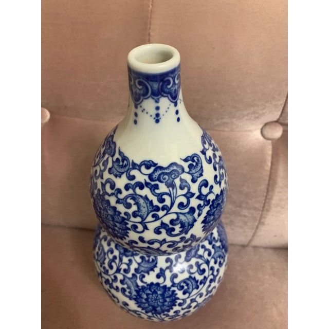 Mid 20th Century Chinese Porcelain Blue and White Double Gourd Vase For Sale In New York - Image 6 of 11