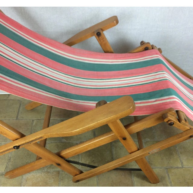 An original Ergelax folding lounge chair designed by R. Gleizes For RG. True Americana style, circa 1950s. Very unique and...