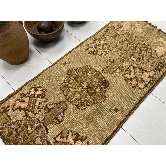 Oushak Floral Handknotted Carpet For Sale In Phoenix - Image 6 of 6