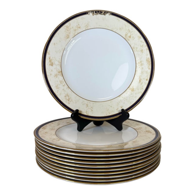 1990s Wedgwood Cornucopia Bone China Dinner Plates - Set of 11 For Sale