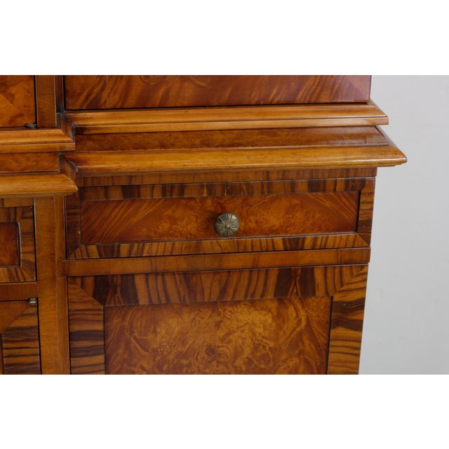 Italian Illuminated Breakfront Display Case from Provasi, 1990s For Sale - Image 9 of 18