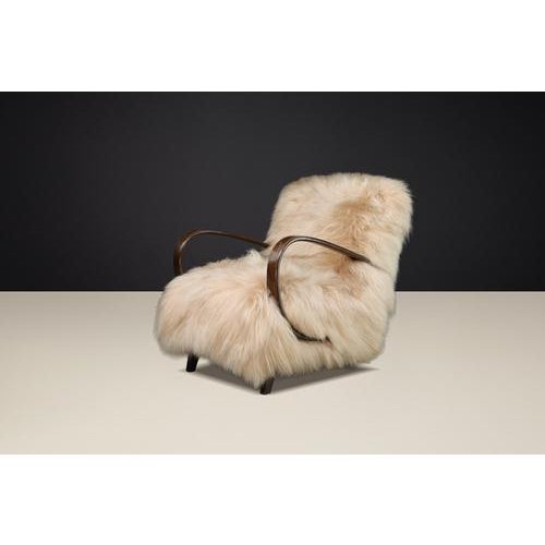 Art Deco Lounge Chair in Icelandic Sheepskin and Bentwood from Jindřich Halabala, 1940s For Sale - Image 3 of 11